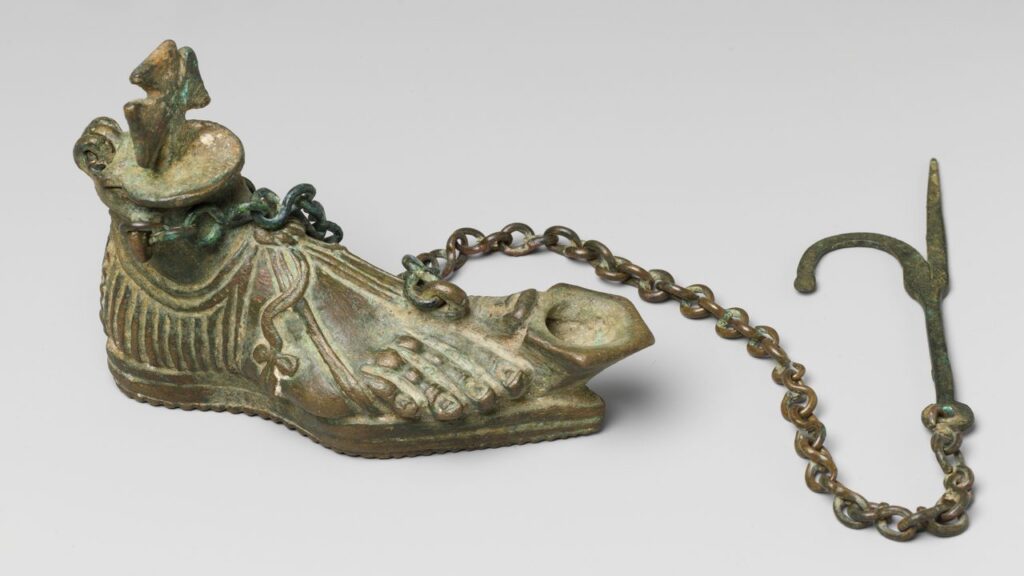 A Metropolitan Múzeum 1600 éves bronz lámpája a hit és a zarándoklat szimbóluma