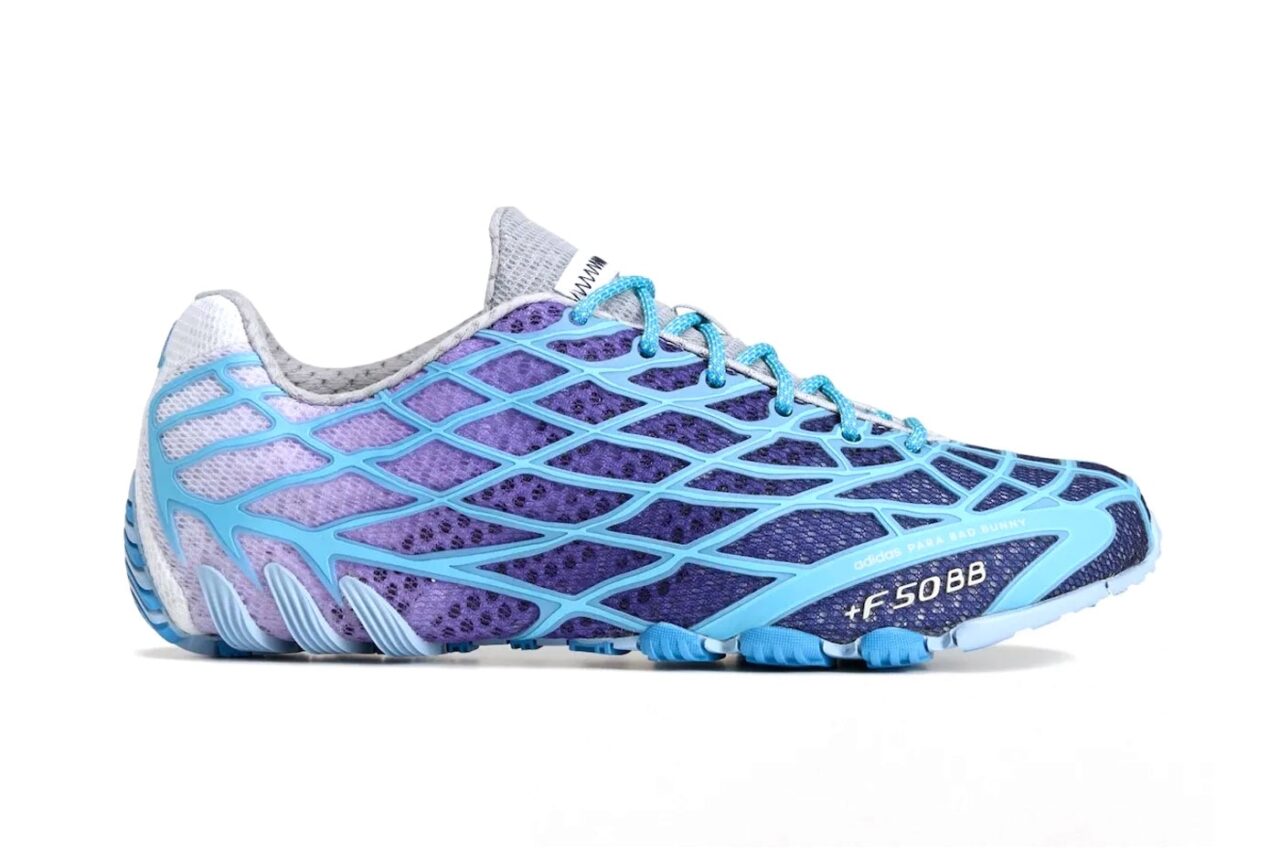 Bad Bunny és az adidas közös futballcipője most egy sötétkék F50 Ghost Sprint formában támad fel Bad Bunny és az adidas közös futballcipője most egy sötétkék F50 Ghost Sprint formában támad fel