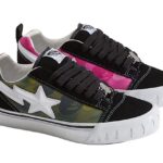 A BAPE és a Vans Premium Knu Skool rétegről rétegre építkező együttműködése terepmintás vásznat, velúrt és cápafogas gumitalpat vonultat fel