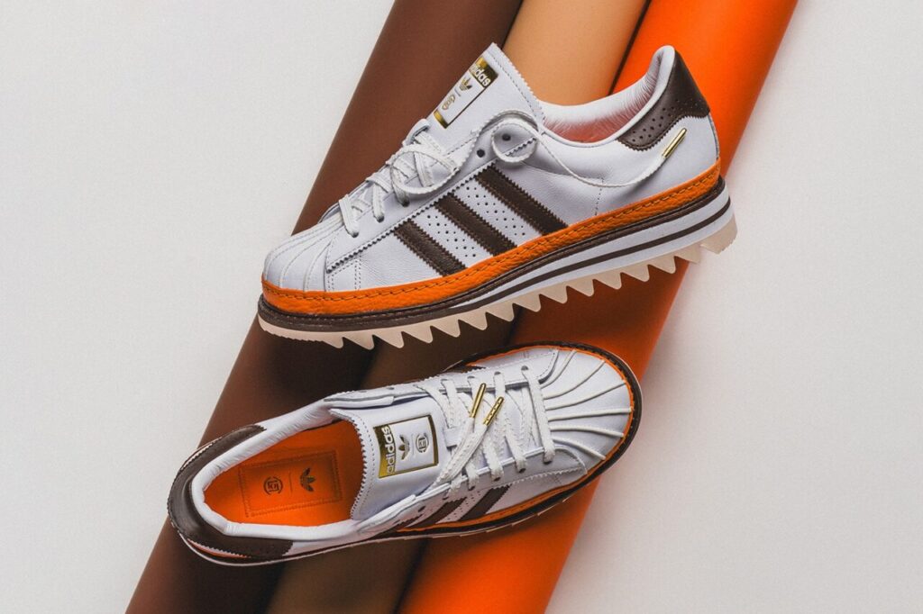 A héten érkező adidas Originals x CLOT Superstar limitált mandarin árnyalata új fejezetet nyit az ikonikus együttműködésben