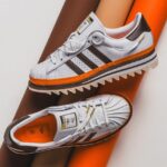 A héten érkező adidas Originals x CLOT Superstar limitált mandarin árnyalata új fejezetet nyit az ikonikus együttműködésben