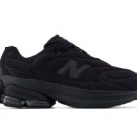 A New Balance 5030 most egy sötéten elegáns, fémes fekete felszereléssel lopja be magát a napi rotációdba