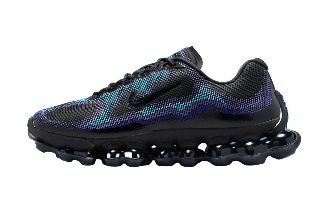 A Nike Air Liquid Max futurisztikus kék talpa szó szerint világít a sötétben