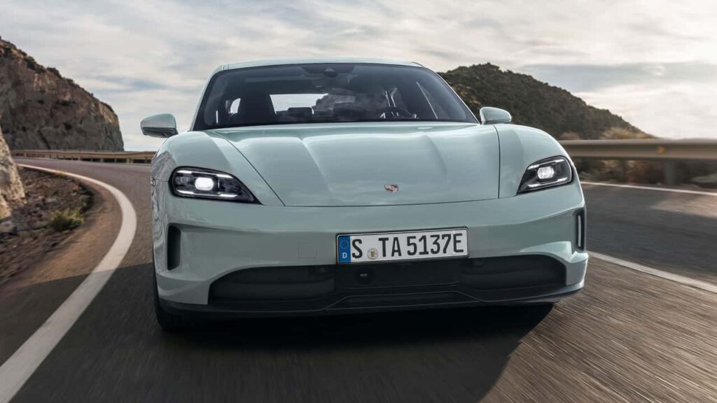 A Porsche négy kínai márkakereskedést zár be a zuhanó eladások miatt