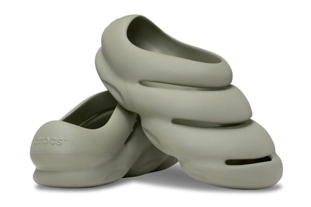 A Crocs egy elefánt árnyalatú ROY modellel bővíti a kollekcióját