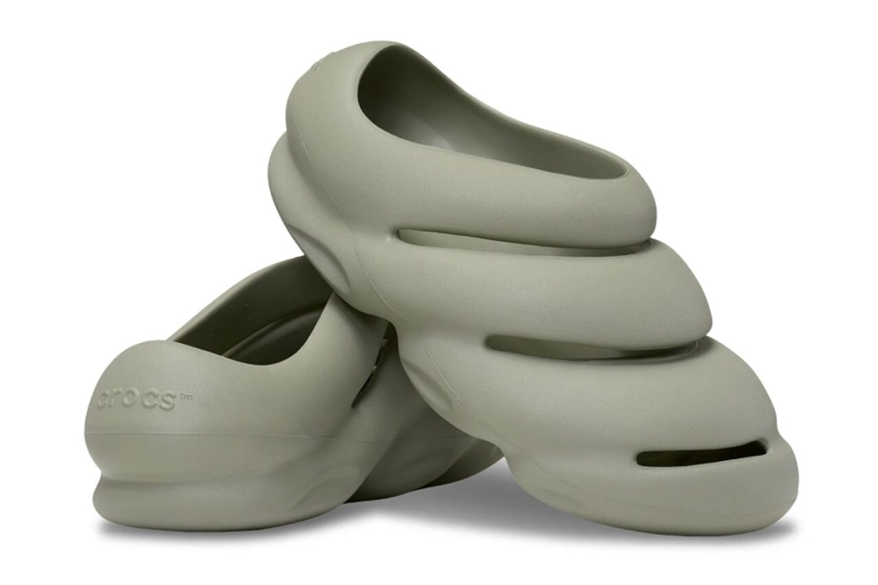 A Crocs egy elefánt árnyalatú ROY modellel bővíti a kollekcióját